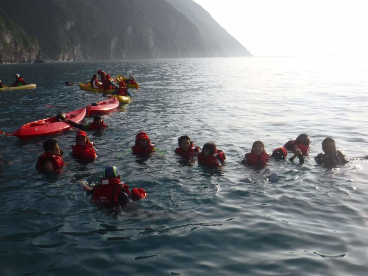 五葉松民宿-電梯民宿 近慈濟中小學及慈科大及人社院 Hualien Buitenkant foto