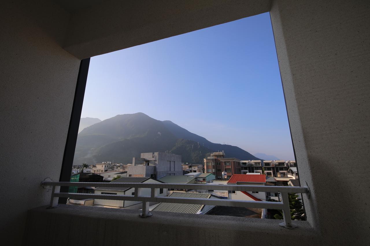 五葉松民宿-電梯民宿 近慈濟中小學及慈科大及人社院 Hualien Buitenkant foto